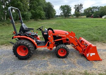 Kubota Compact Diesel Tractor with LA435 Front Loader – Excellent Condition