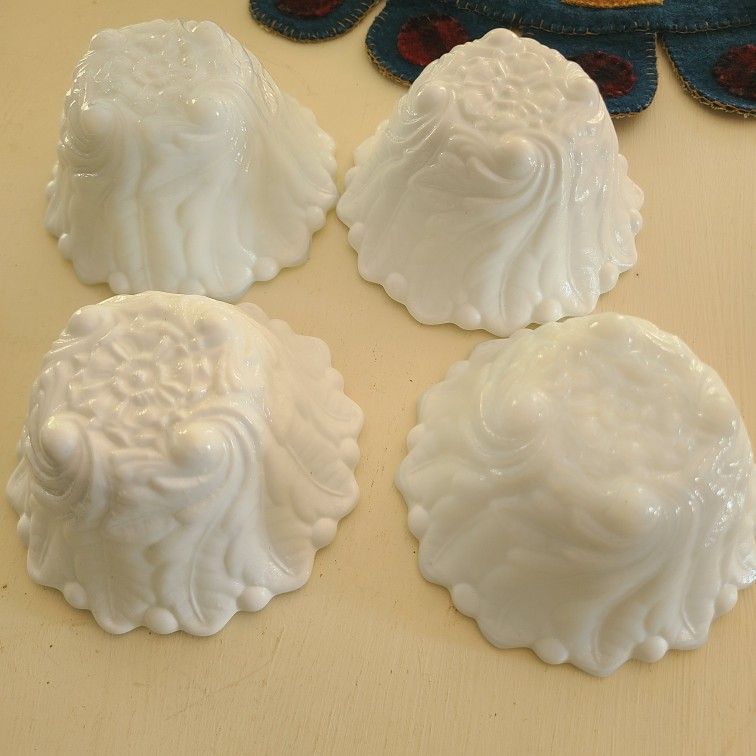 Indiana Wild Rose White Milk Glass Cabbage Leaf Dessert Ice Cream Bowl  Votive Shabbychic Cottage McM