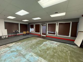 8 brown blinds - all working