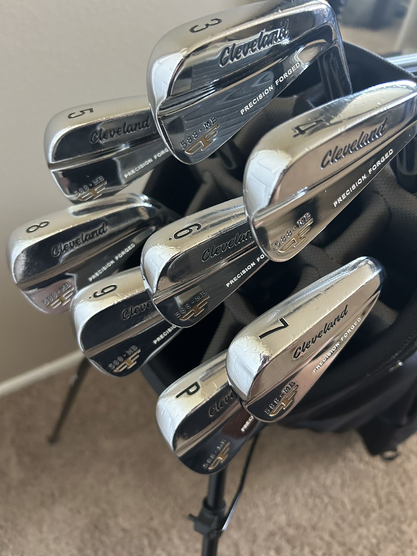 Cleveland Golf 588 MB Iron Set for Sale in Santa Ana, CA - OfferUp
