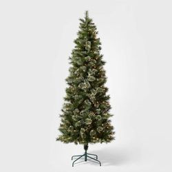 7.5’ Tall Artificial Christmas Tree