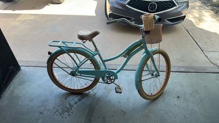 Women’s Huffy Cruiser Bike