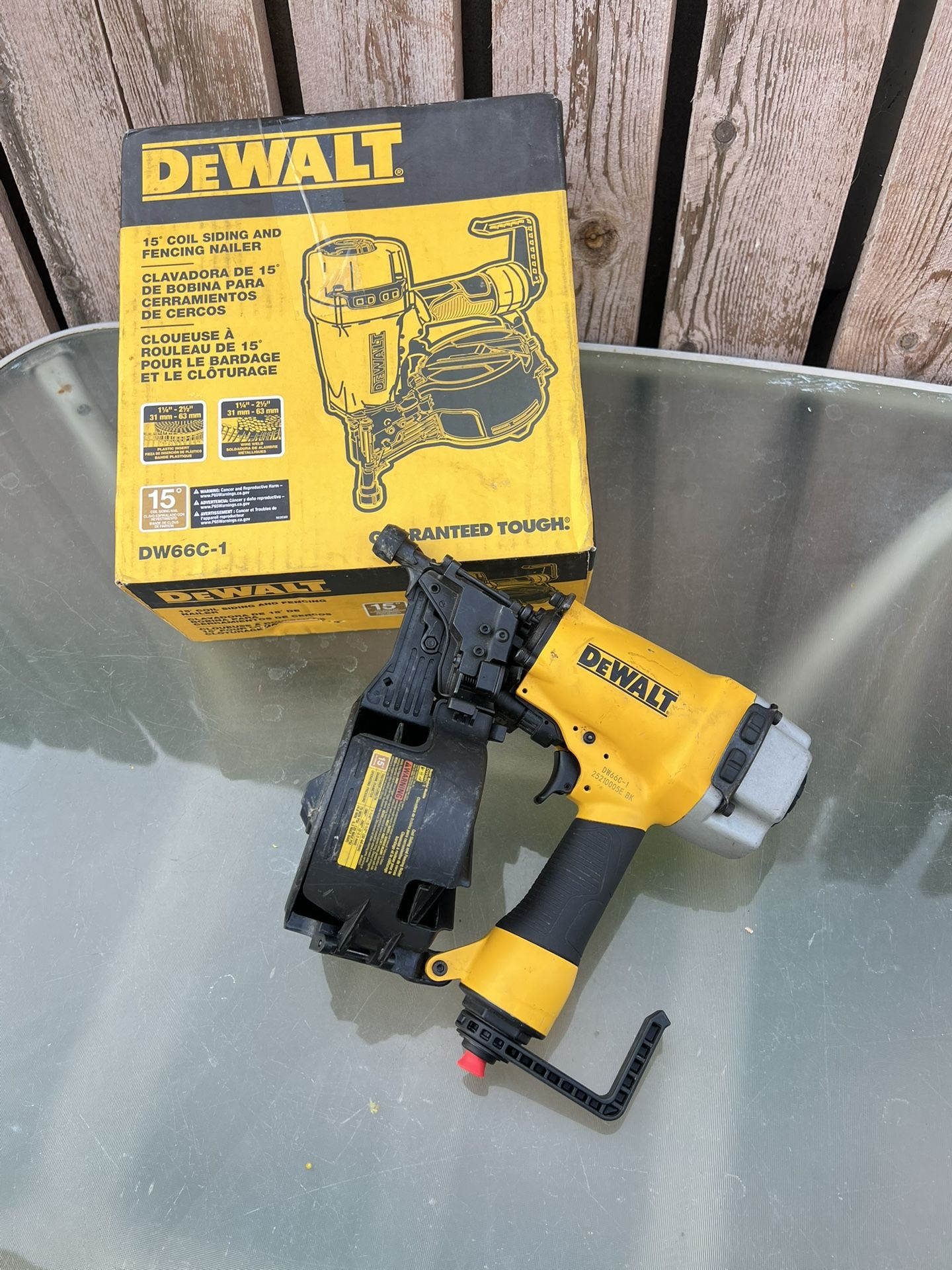 Dewalt Pneumatic 15-degrees Coil Siding/ Fencing Nailer/USED-GOOD