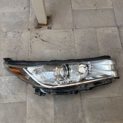 For 2017-2019 Toyota Highlander LE XLE Projector Headlight Headlamp - Passenger