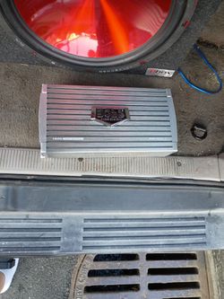Boss 1600 Watt Amp 2 Channel
