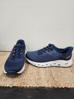 Mens skechers sneakers size 9