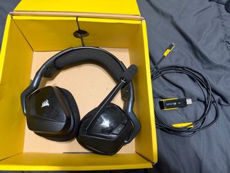 Corsair VOID Wireless Gaming Headset + SteelSeries Aerox 3 Wireless Super Light Gaming Mouse - Both great condition