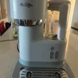 Mr Coffee Frappe And Iced and Hot Coffee Maker With Blender