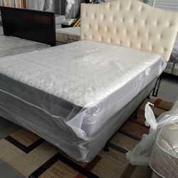Queen Sealy Mattress Set W/ Frame & Headboard 