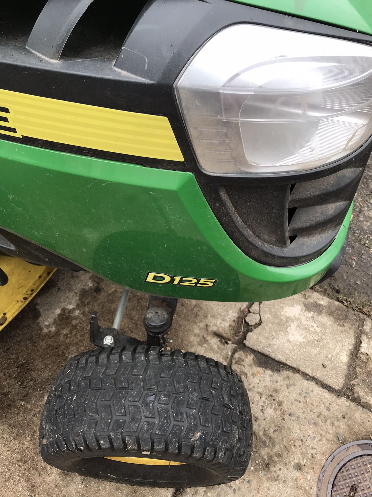 2018 John Deere D125 42 Inch Riding Mower Automatic Transmission 90 Hrs