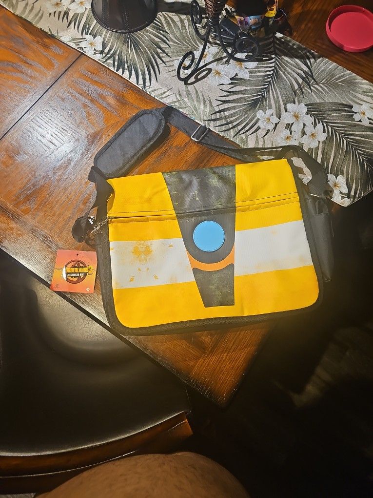 Borderlands 2 Claptrap Laptop Bag