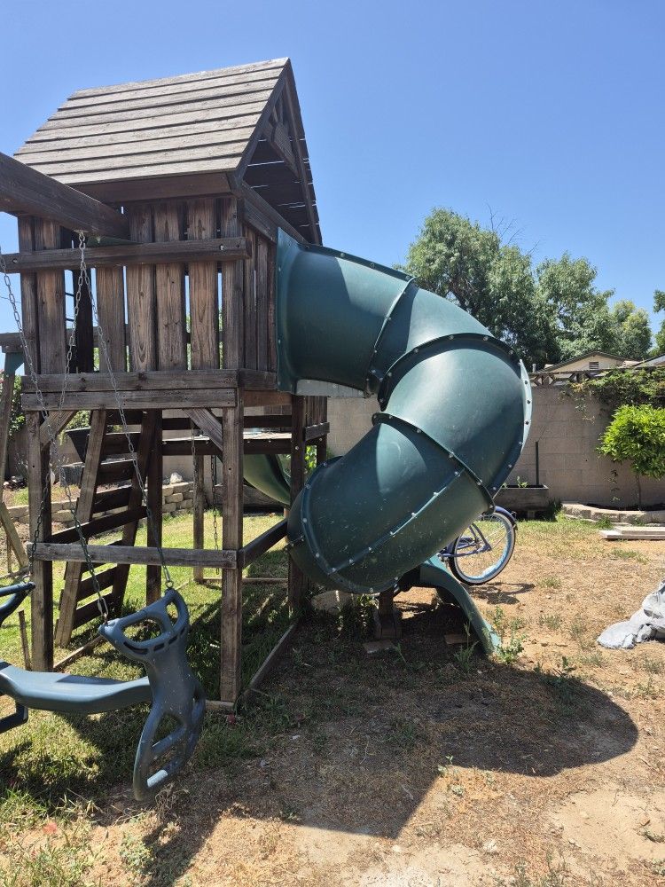 Free Swing Set