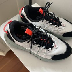 Under Armor "fat Tire Venture Pro" Unisex Sneaker