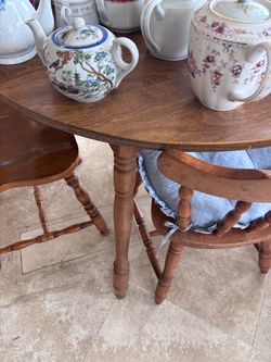 Round Wood Dining Table with Chairs