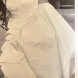 Elegant Strapless Satin Wedding Gown with Cathedral Train