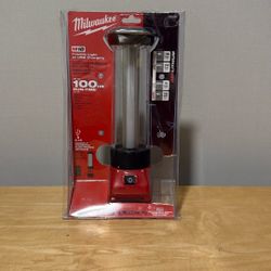 Milwaukee M18 18-Volt Lithium-Ion Cordless 700-Lumen LED Lantern/Trouble Light w/ USB Charging (Tool-Only)