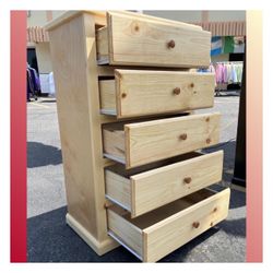 5 drawers dresser/ Five drawers dresser