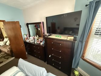 7 piece Full bedroom set with adjustable position bed