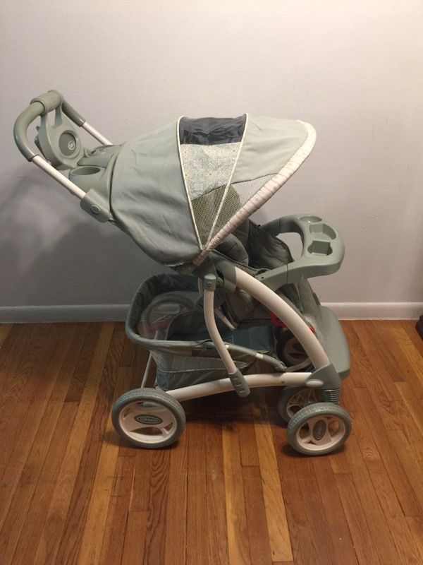 Graco devon stroller with temperature sensor and time.
