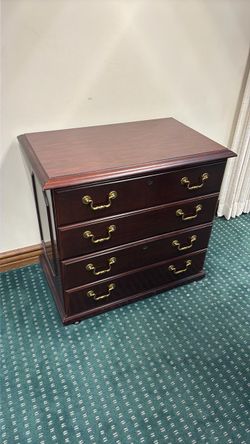 Mahogany 4-Drawer Chest with Brass Handles