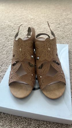 Tan wedges size 6