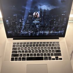 Apple MacBook Air – Works Great – Charger Included