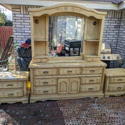 $50.    usada.   madera.   wood 100%