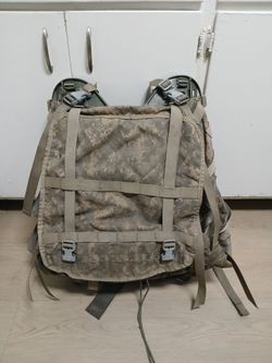 US Military Army Surplus ACU Molle II LARGE Rucksack with Frame AND Waist Strap!. Nice, functional pack. Comes with frame and waist belt.