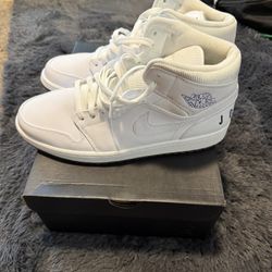 Jordan 1 Mid White  Concord size 12