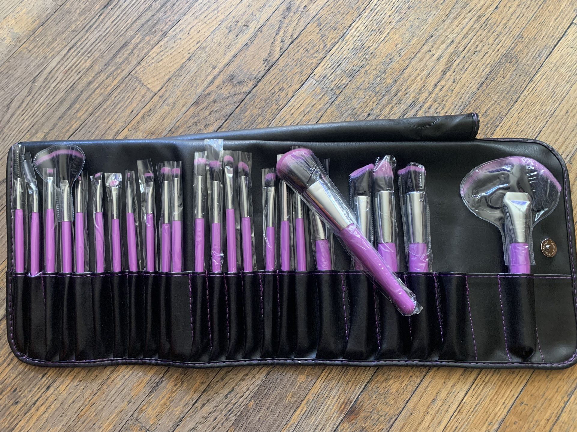 Beauty Creations Brush Set 24 Piece