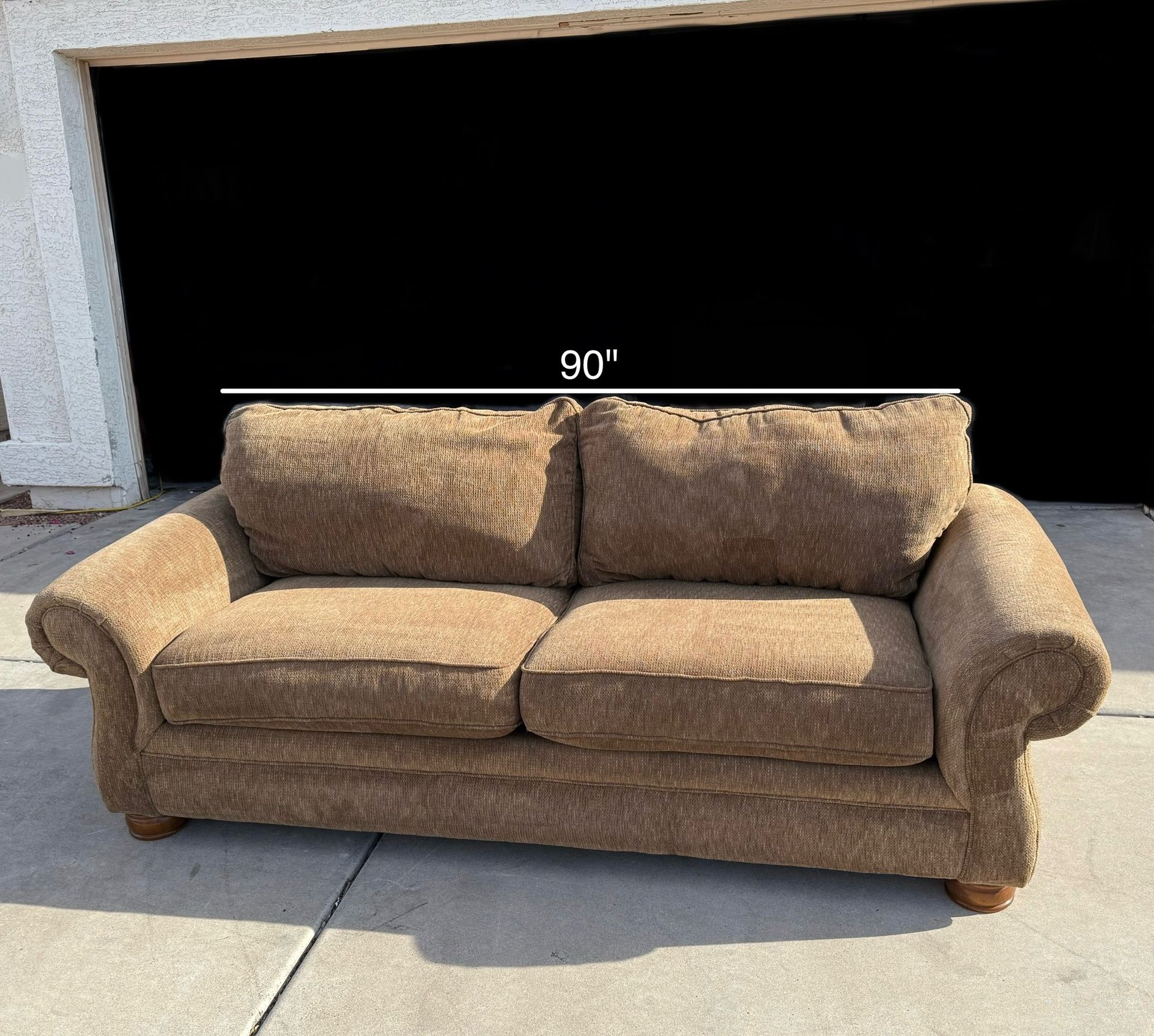 Beautiful Brown Sofa Couch + Free Delivery 