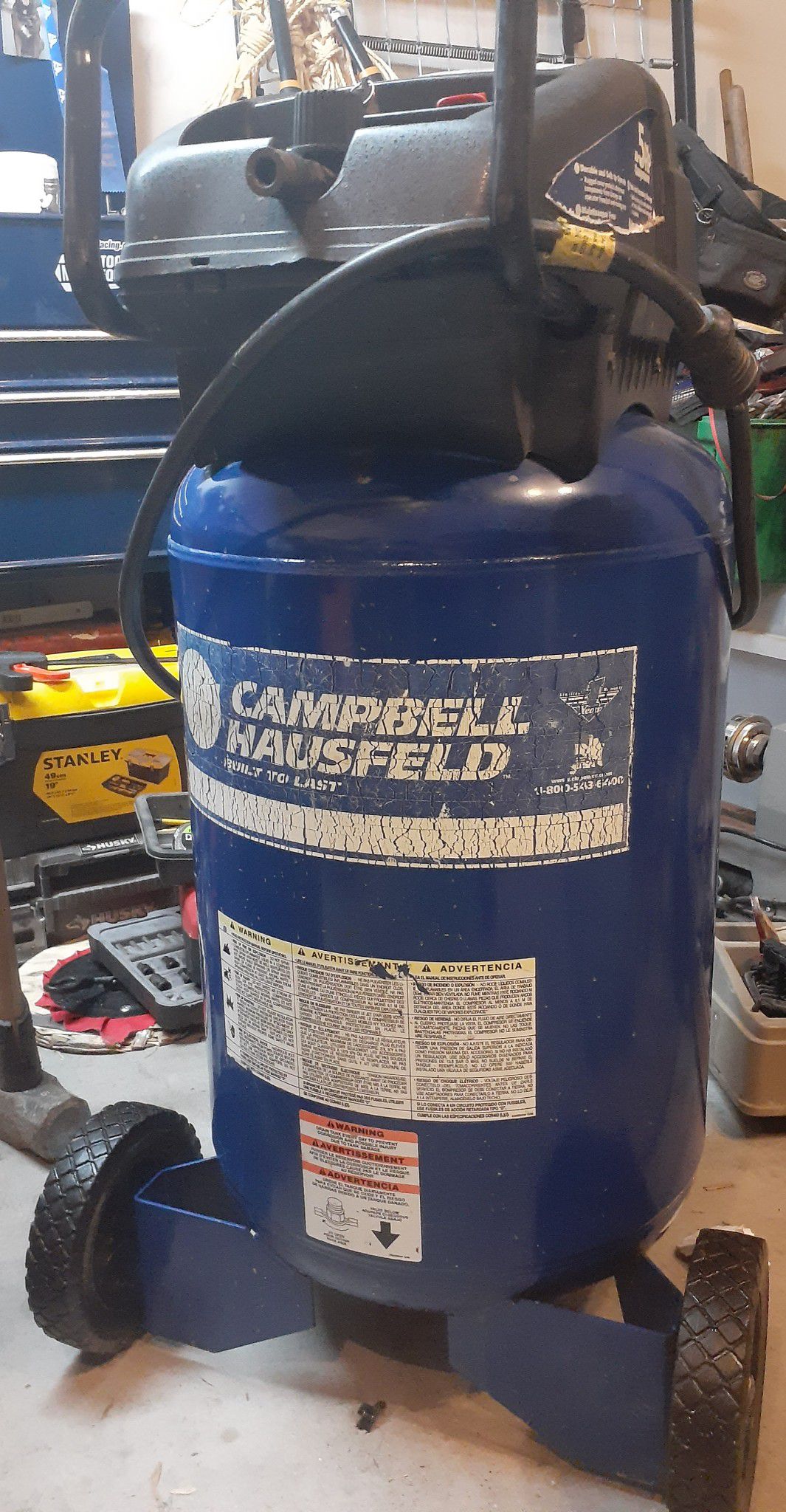 AIR COMPRESSOR! Campbell Hausfeld 22 gallon horizontal air compressor