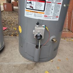 Gas Water Heater 50 Gal In Good Condition And Warranty Works Great 19th Ave And Baseline 