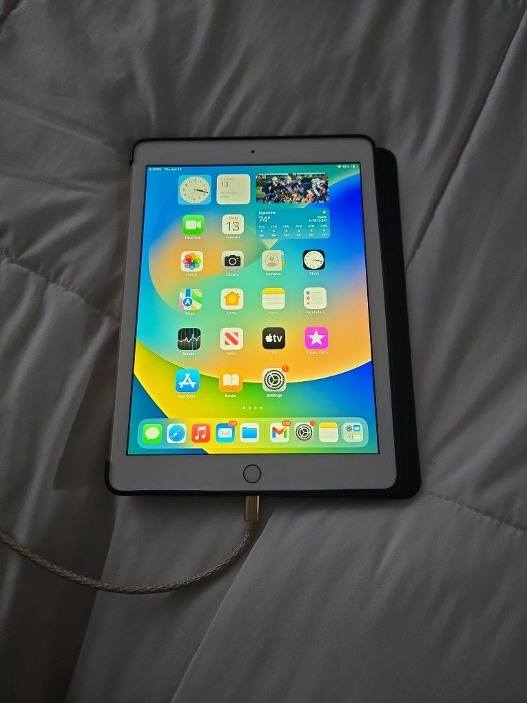 Apple IPad 6th Generation