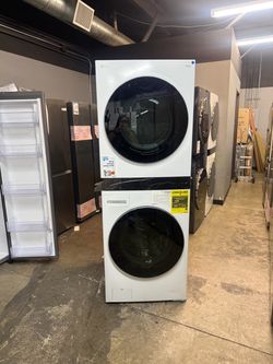 LG 27 WIDE FRONT LOAD WASHER & GAS DRYER LAUNDRY TOWER IN WHITE 🔥