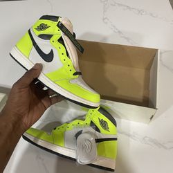 Jordan 1 High OG Visionaire Size 8 Men’s Shoes 