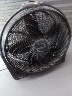 Selling a working portable fan with 3 speeds