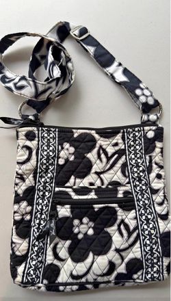 Vera Bradley Handbag 11” x 11”  Like New - No Stains