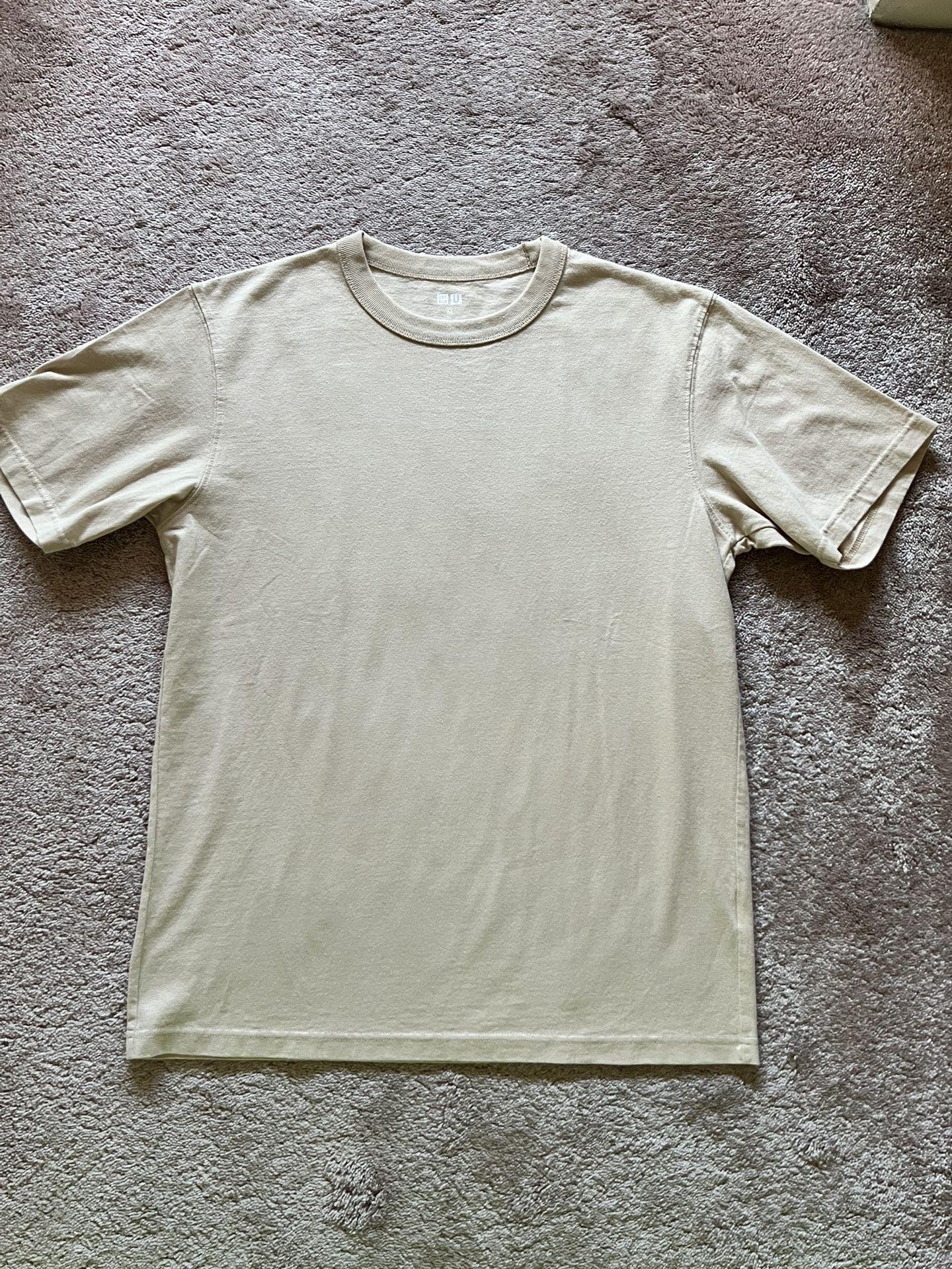 UNIQLO T Shirt