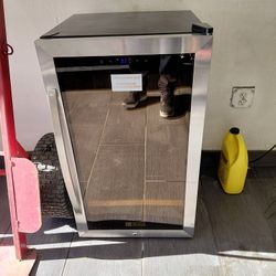 Wine Refrigerator...missing Shelves $25 