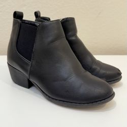 Size 12 Faux Leather Girl Boots