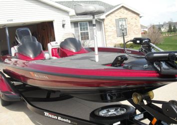 KING Triton Low price 2007 boat