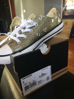 Converse gold glirter
