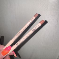 Set Of 2 Lip Liners 