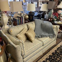 Vintage Loveseat Blanket And Pillows