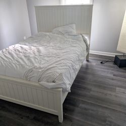 Full Size bed frame White Good Shape 
