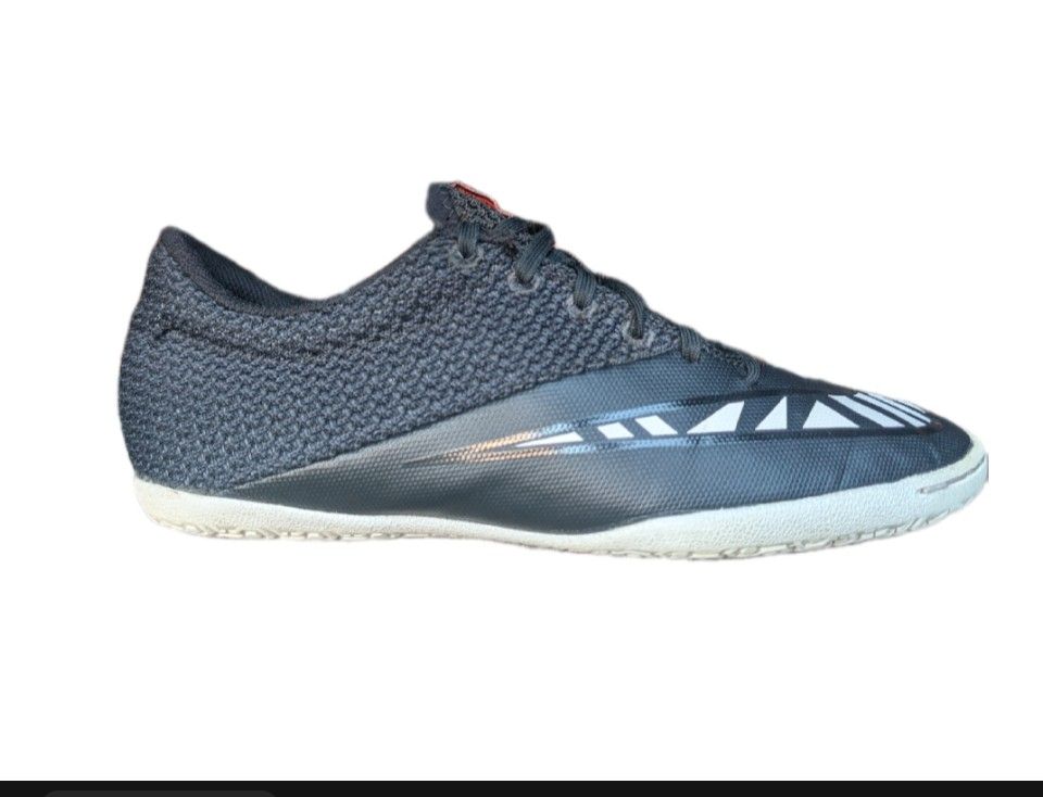 Nike Indoor Soccer Shoes 7.5