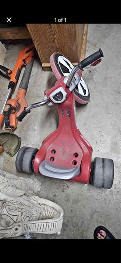 Lil tikes red bike