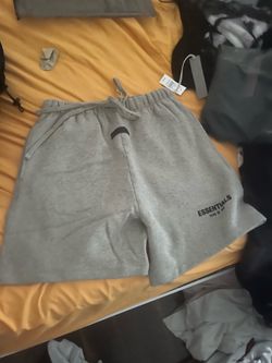 Large dark oat shorts essentials