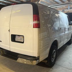 2017 Chevrolet Express 2500